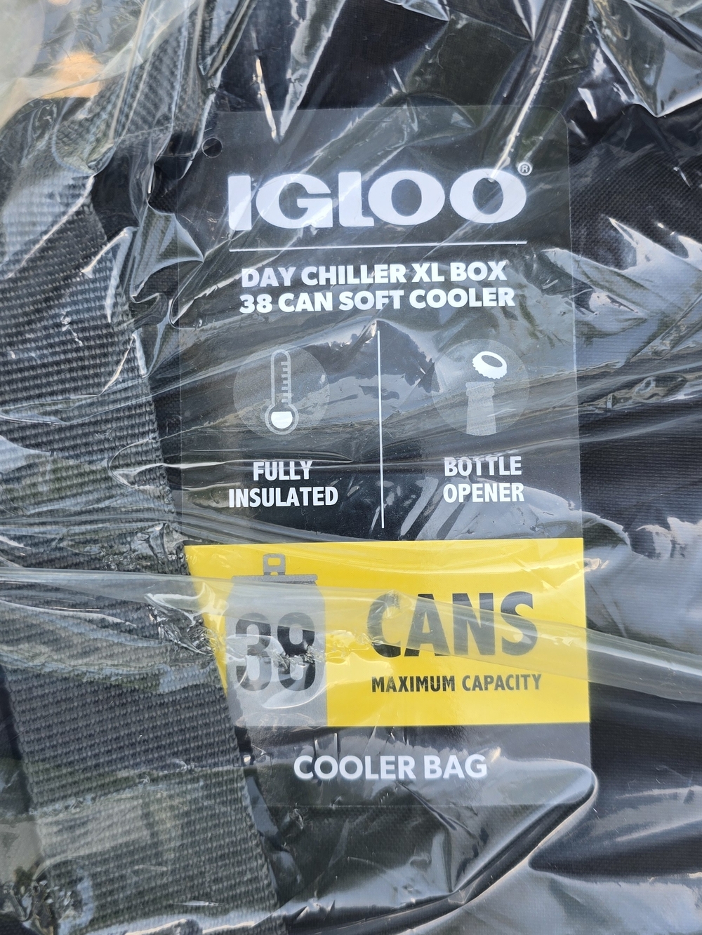 Igloo Day Chiller XL Box Soft Cooler Tote 38 Cans Black Ferrero